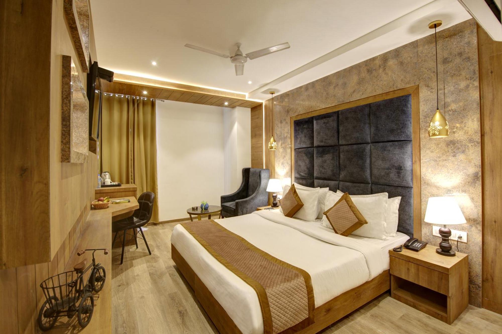 Hotel Town Pallace Inn Patel Nagar New Delhi エクステリア 写真